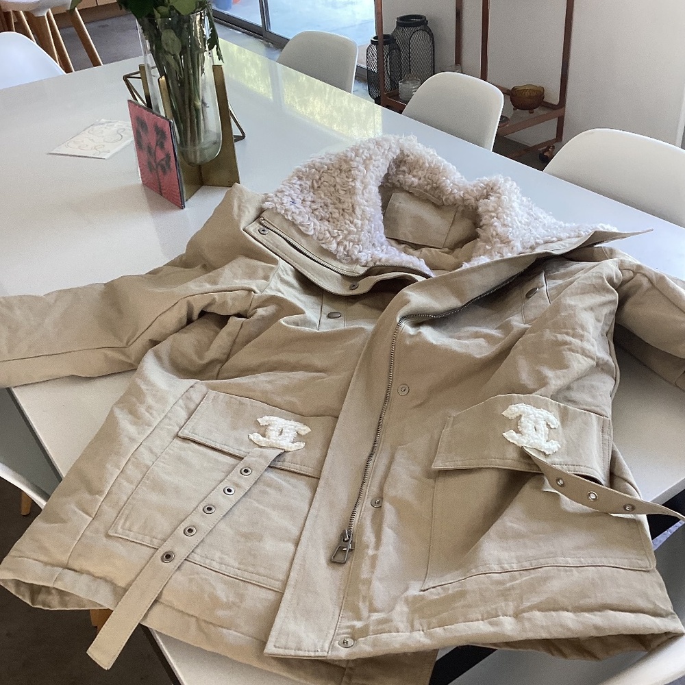 Chanel ski jacket sz 36